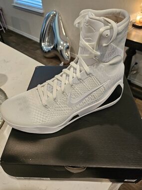 Nike Men’s High-Top Basketball Shoes - WhiteNike Kobe 9 Elite Protro Halo